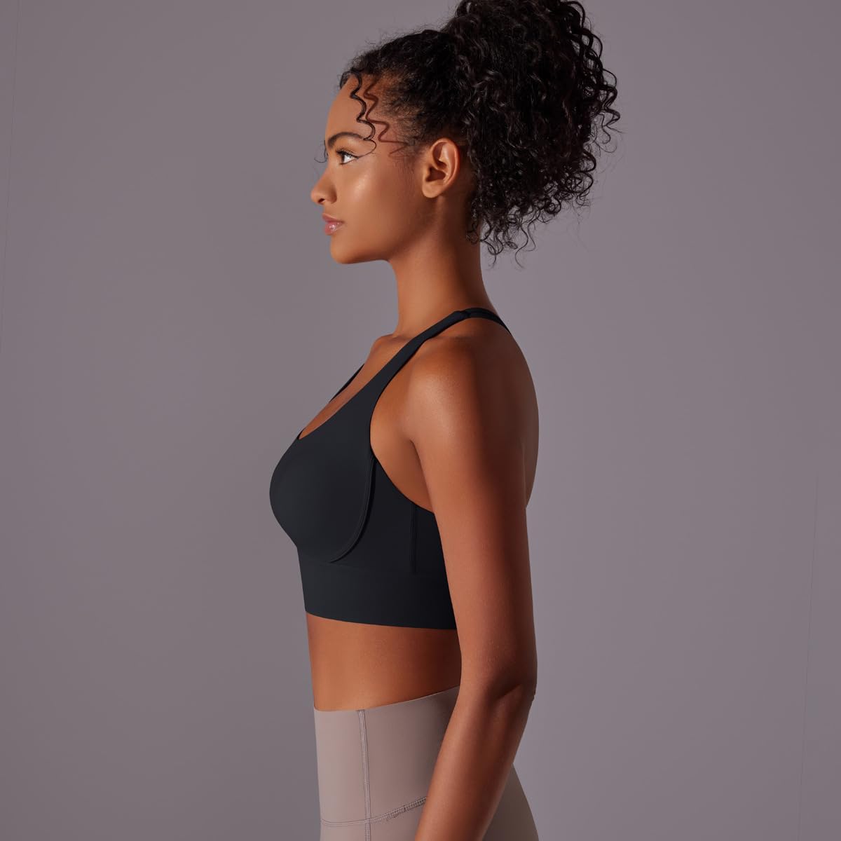 NOMV™ Women's Lightweight Breathable Seamless Medium Support Padded Sports Bra Cross Back Yoga,Jogging,Fitness